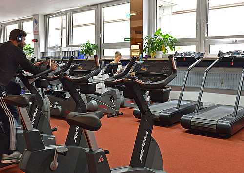 cardiotraining fitnessstudio arabellapark muenchen Ausdauertraining an Fahrrädern, Rudergeräten, Treppensteigern, Crosstrainern oder Laufbändern im Fitnessstudio München Arabellapark