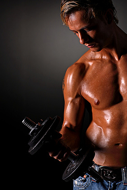 guenstige fitnessstudios muenchen Training, duschen und Saunanutzung zum fairen Preis von nur € 8,99 die Woche im Fitnessstudio Arabellapark in 81925 München, Arabellastraße 15.