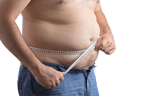 Gesunde Ernährung und Fitnesstraining im Kampf gegen Übergewicht